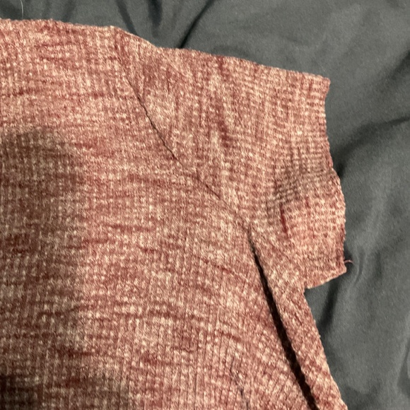 LUSH swing shirt, sort sleeve. Burgundy and white.  W79 - Picture 2 of 4